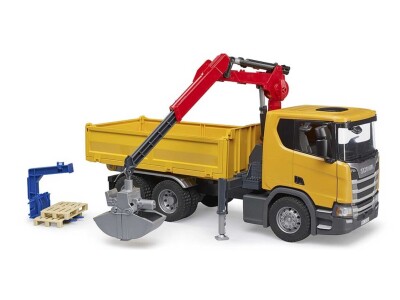 Bruder kamion za gradilište Scania Super 560R sa kranom i 2 palete