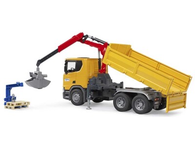 Bruder kamion za gradilište Scania Super 560R sa kranom i 2 palete