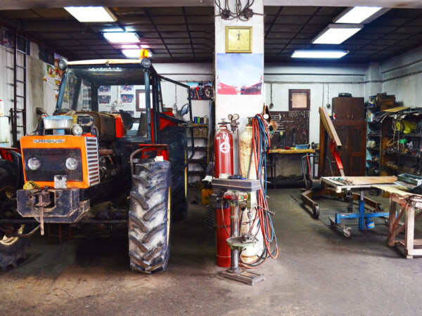 Servis i prodaja originalnih rezervnih delova