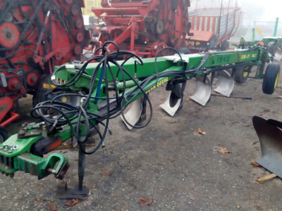 Plugovi John Deere 2810