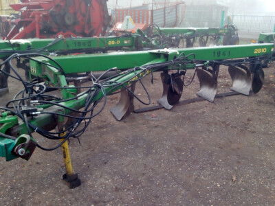 Plugovi John Deere 2810