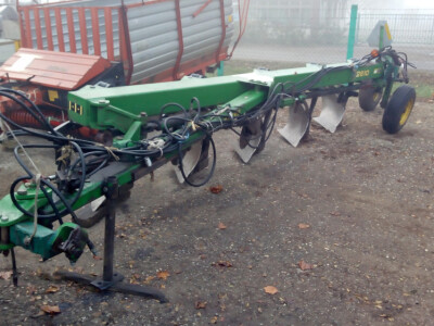 Plugovi John Deere 2810