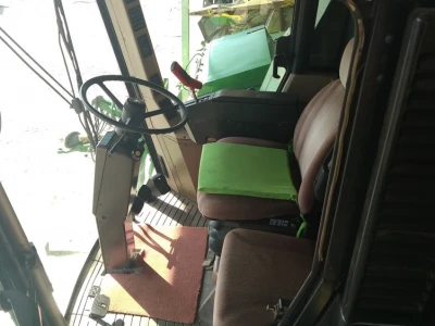 John Deere 2058