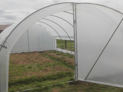 Plastenik 4,5 m širine sa bočnim otvaranjem