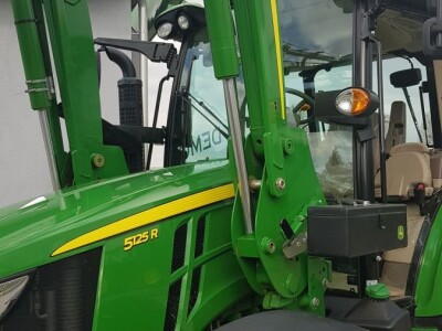 Traktor JOHN DEERE 5125R + 543R