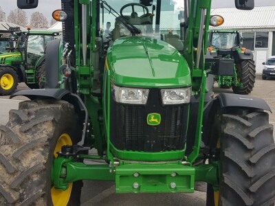 Traktor JOHN DEERE 5125R + 543R