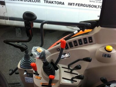 Kubota M8540 traktor