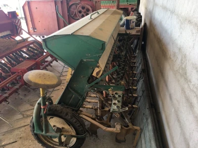 Amazone D4