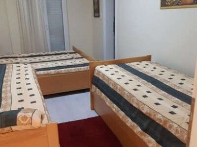 Apartman i dva stana za izdavanje u Budvi