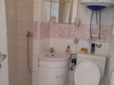 Apartman i dva stana za izdavanje u Budvi