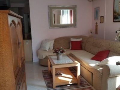 Apartman i dva stana za izdavanje u Budvi