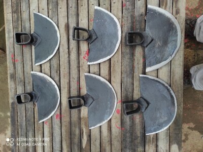 Asovi , budaci, motike , kosiri rucni rad Kovacka radionica