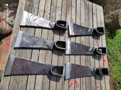 Asovi , budaci, motike , kosiri rucni rad Kovacka radionica