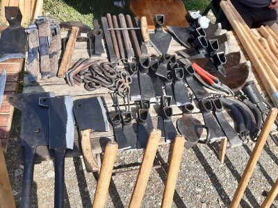 Asovi , budaci, motike , kosiri rucni rad Kovacka radionica