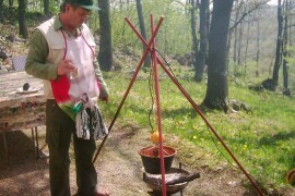 BAKRENI KOTLIĆ NA STALKU SA MJEŠALICOM NA 220 V