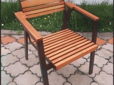 Baštenska ergonomska stolica