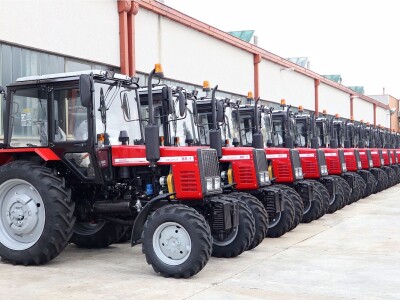 Ostvarite do 3.000€ popusta na BELARUS modele traktora!