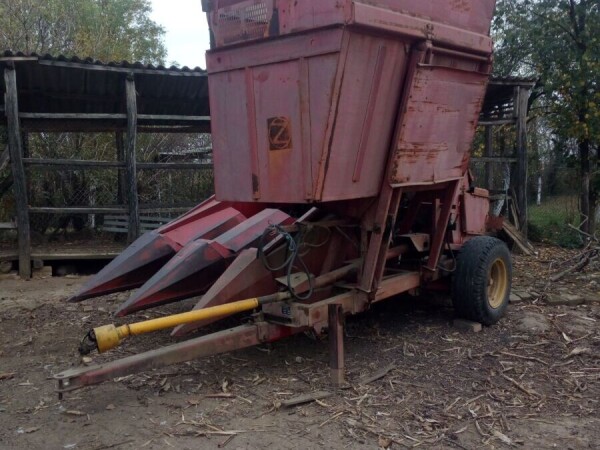 Berac za kukuruz ZMAJ 222