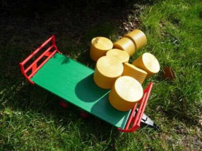 Bruder prikolica za rolo bale