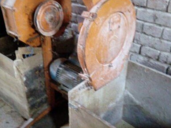 Čekičar za kukuruz