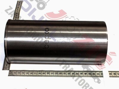 CILINDAR MOTORA KOŠULJICA FI-98 -103,25 SA VIJENCEM POVIŠENJEM NEOBRAĐENA IMT 577 MF 02100103 31358349 31358361 31358393 744131M1