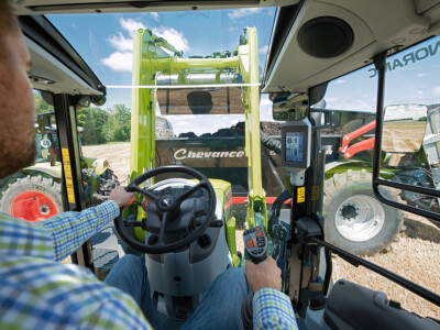 Claas Arion 450 - uštedi gotovo 5.000€ na paketu opreme!