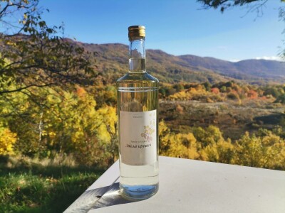 Domaća rakija od divlje kruške