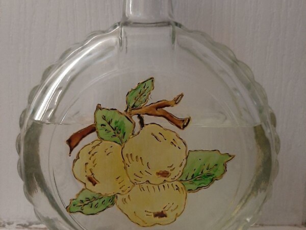 Domaća rakija od dunje