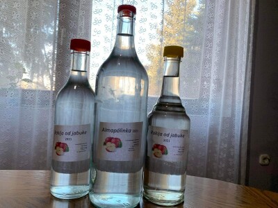 Domaća rakija od jabuke