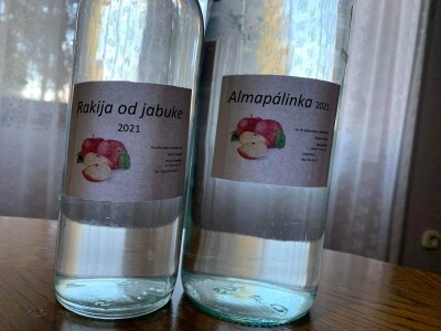 Domaća rakija od jabuke