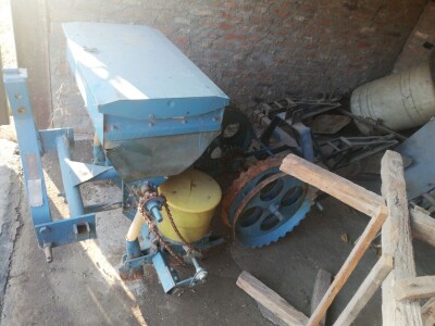 Drljača, špartač, dva pluga, sejalica