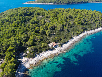 Ekskluzivno poljoprivredno zemljište 14.828 m2 - otočić Trstenik