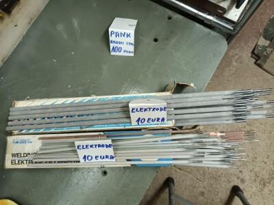 BAKRENI KOTLIĆ NA STALKU SA MJEŠALICOM NA 220 V