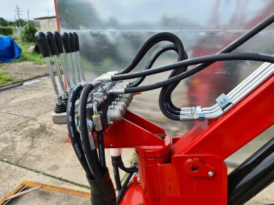 Hidraulicni utovarivac - GRAJFER