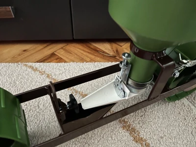 Hobby ručna sijačica za sitno sjeme R-4