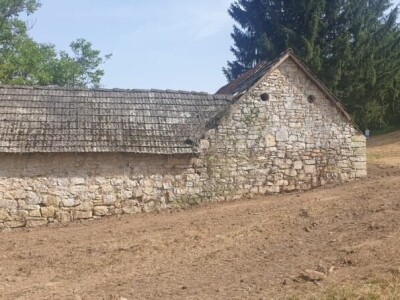 Imanje uz rijeku Koranu 19.667 m2 - Točak (Slunj)