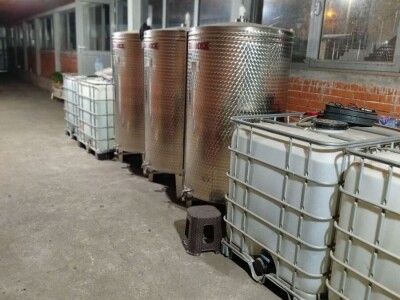 Meka i ljuta rakija vece kolicine  180 din i 350 din 0656576213