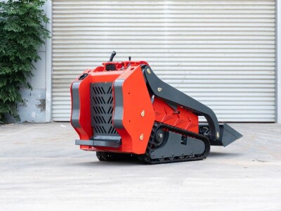 Poljoprivredni priključci. Novi sa dostavom. Plug. Tanjurača. Sjetvospremac. Drljaca. Atomizer. Malčer. Freza. Plug. Rotodrljaca. Mini bager.Sadilice. Cijepac.Mini damper. Prikolice.