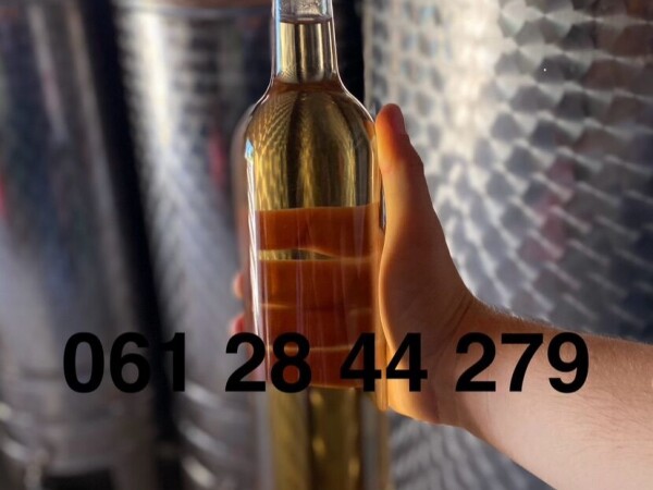 Domaća rakija šljiva 061 28 44 279