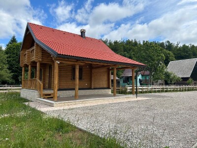 Poljoprivredno Zemljište 28.006 m2 + Nova Drvena Kuća Od Trupaca - Fužine, Gorski Kotar