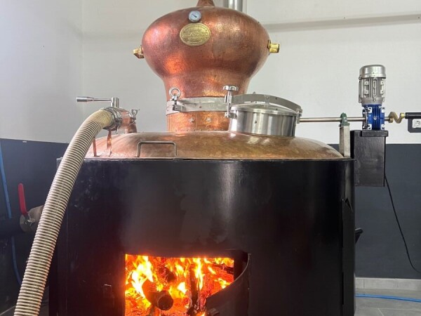 Na prodaju Lljuta i Meka Rakija 0637054213