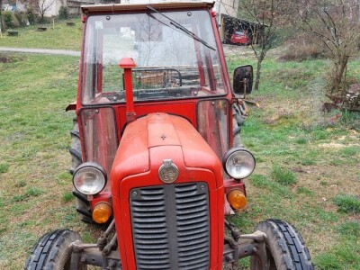 Prodajem traktor IMT 539