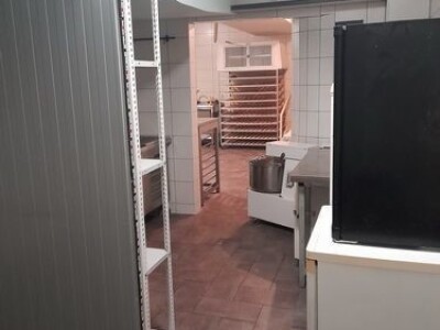 Izdajem opremljen lokal, pekara, proizvodnja kolača, kuvanih jela