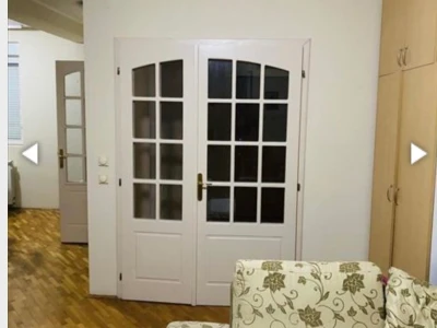Iznajmljujem stan u Zemunu, Prvomajska, 60 m2 cg ,1. sprat, namesten