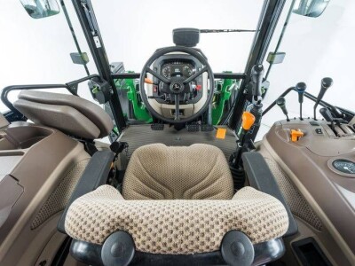 5M Serija Traktora - John Deere kompaktni traktori