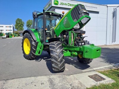 John Deere 6520