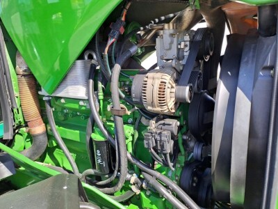 John Deere 6520