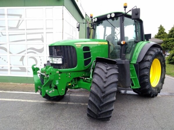 John Deere 6930