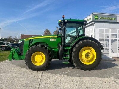 John Deere 8370R
