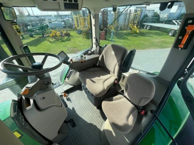 John Deere 8370R